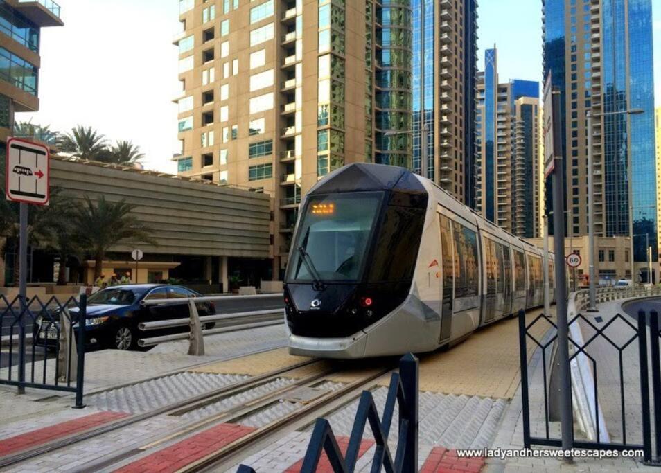 La Buena Vida Holiday Homes - Beach Front Very Spacious, Luxe And Modern 3 Bedroom With Full Kitchen In Jbr , 3 Min To The Jbr Beach Dubai Marina And Tram Station Экстерьер фото